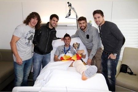 Puyol, Cesc, Piqué y Fontás junto a David Villa