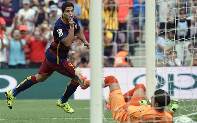 Luis Suárez da un triunfo amargo por la lesión de Leo Messi