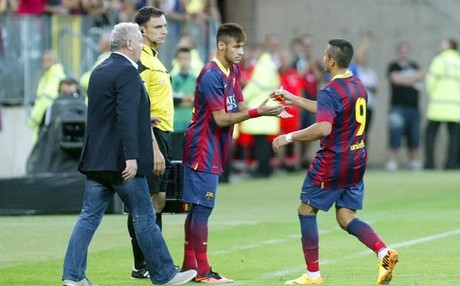 Este fue el momento del cambio de Neymar por Alexis
