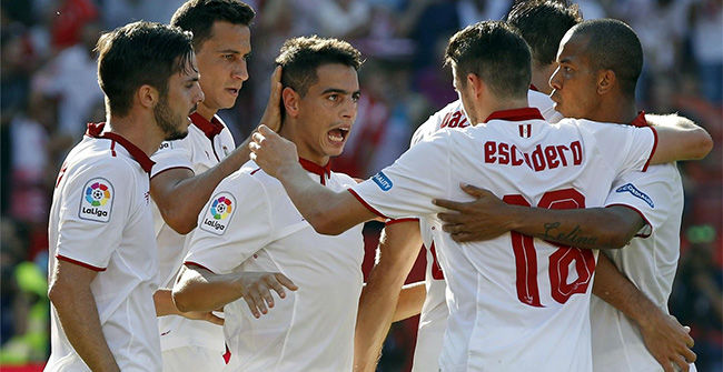 Video resumen con los goles del Sevilla-Alavs (2-1)