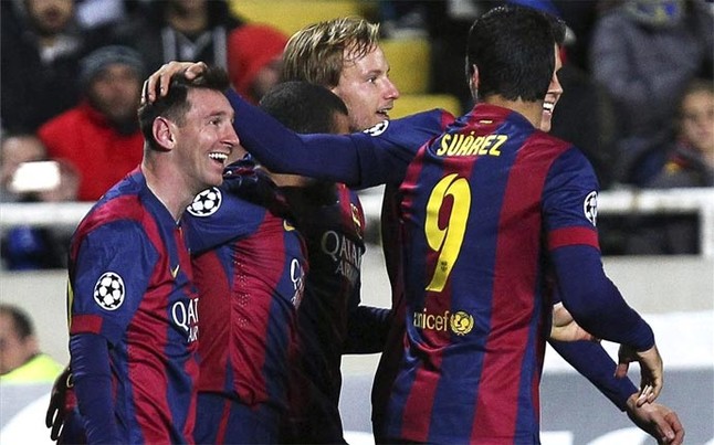 Messi y Suárez, celebrando uno de los cuatro goles del Barça