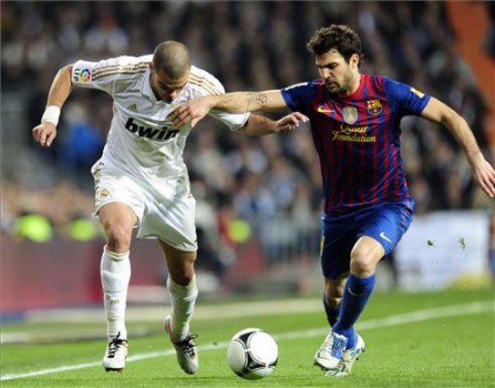 Cesc Fàbregas en un lance del juego | Foto: AFP
