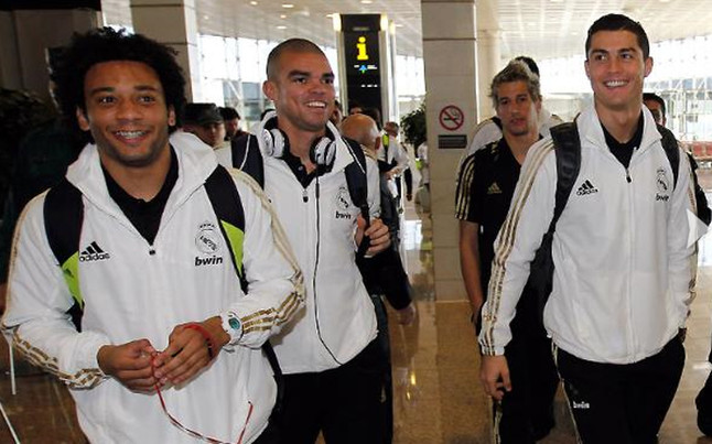 Marcelo, Pepe y Cristiano Ronaldo en su llegada a Barcelona | RealMadrid.com