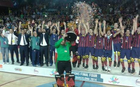 El Barça celebra el título en el Palau