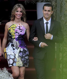 Pedro junto a su novia Carol Martín, en la boda de Andrés Iniesta