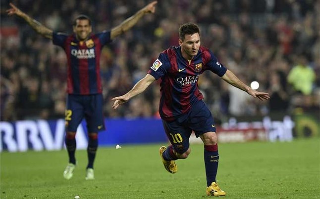 Messi celebrando el gol que le convertía en el máximo goleador histórico de la liga española