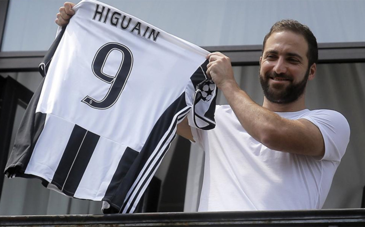Higuain Pindah ke Juventus, Liga Italia Serie A Makin Tertebak