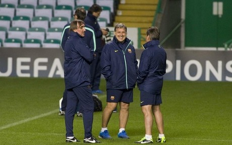 Gerardo Martino junto a sus ayudantes en el entrenamiento del Barça en Celtic Park