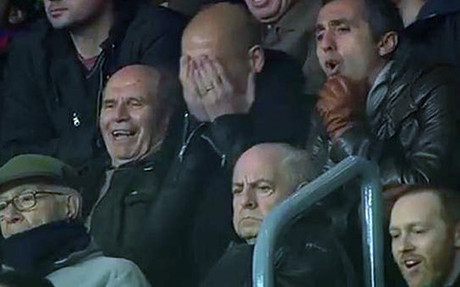 La cara de Pep Guardiola después de un regate de Leo Messi