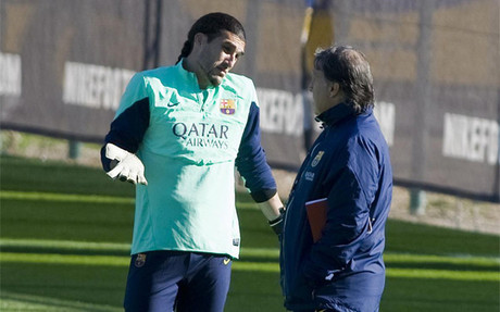 José Manuel Pinto con Gerardo Martino en el entrenamiento del viernes