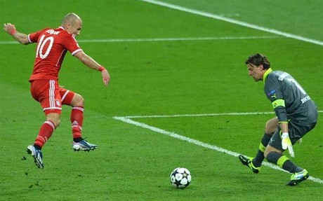 Robben marcó de esta forma el 1-2 definitivo