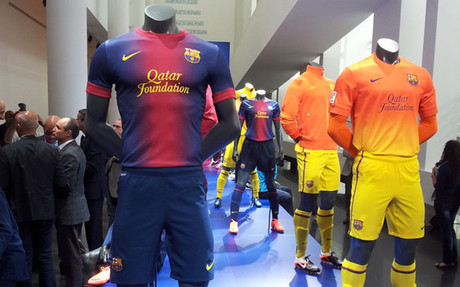 El Barça presentó las nuevas camisetas en el MACBA