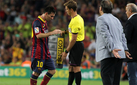 Leo Messi en el momento de ser sustituido