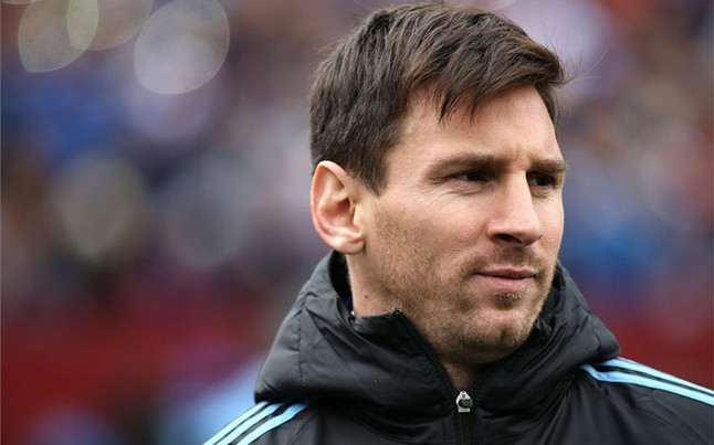 Leo Messi ya está en Barcelona - messi-jugo-minuto-viaje-con-seleccion-argentina-1427584454158