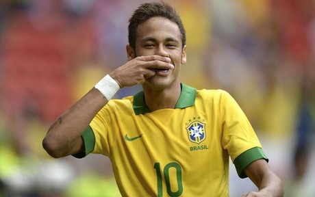 Neymar celebra su gol