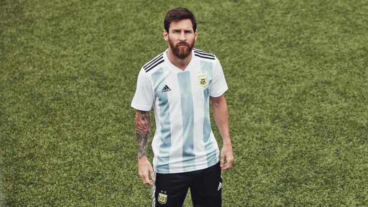 La camiseta de la selección de Argentina presentada por Messi