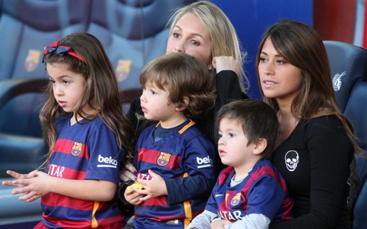Los hijos de Messi, Piqué y Suárez debutan en la escuela del Barça