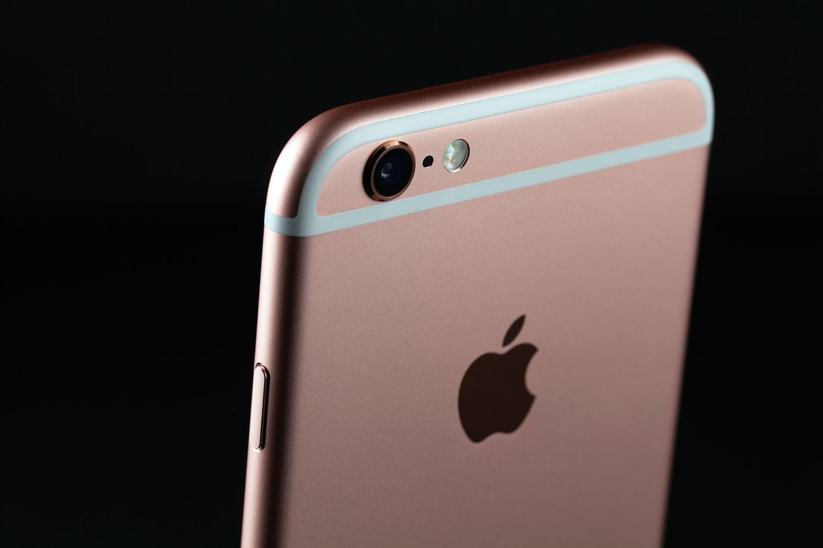 Apple يخطط لإنشاء أجهزة المودم الخاصة به لـ iPhone 174
