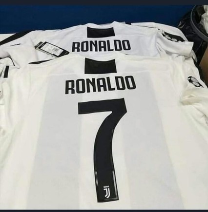 Ya circulan camisetas de Juve con el nombre de Cristiano