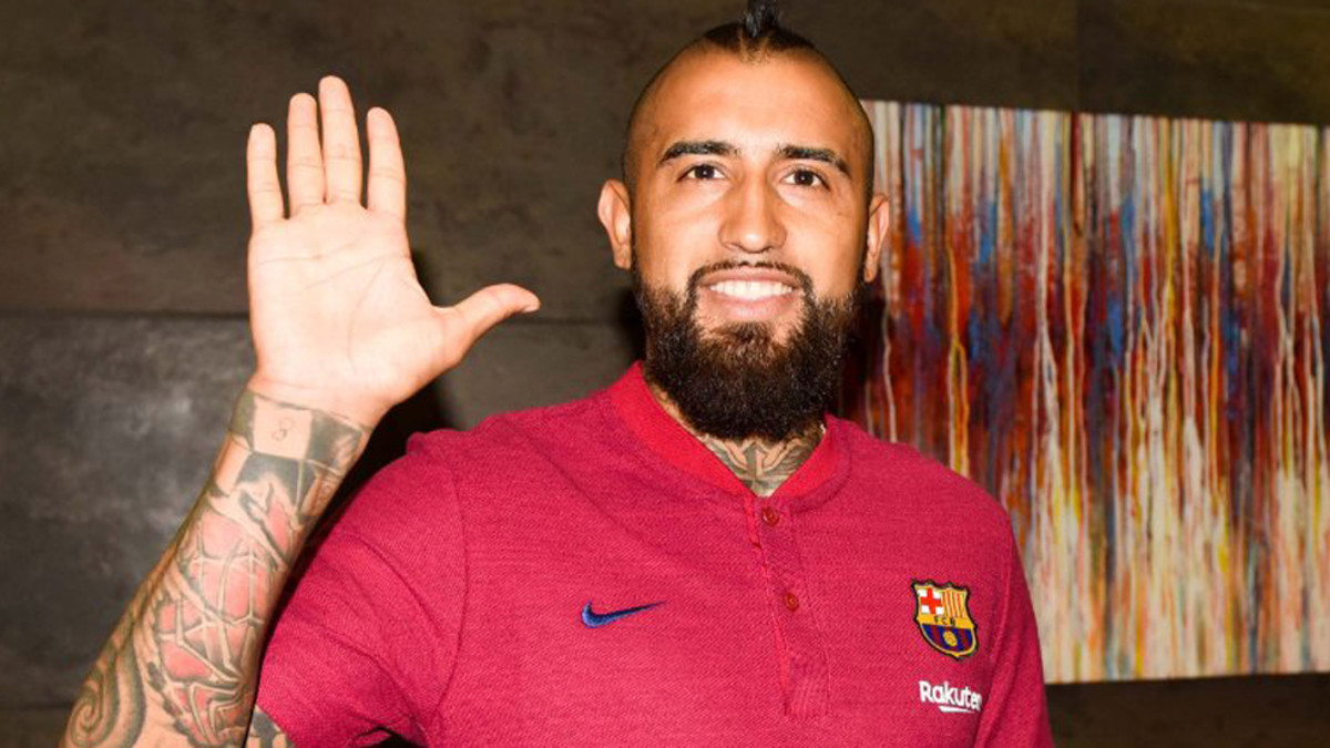 Cules - Página 13 Arturo-vidal-luce-escudo-del-barcelona-1533498921005