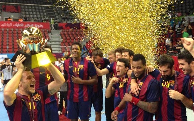 Los jugadores del Barça, celebrando el título en la pista