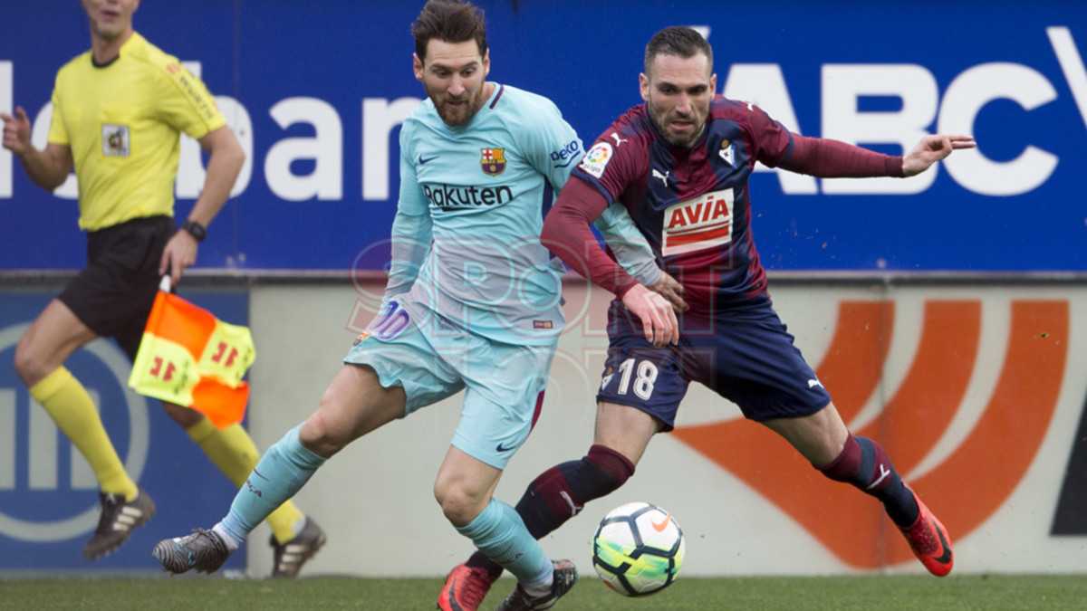 صور مباراة : ايبار - برشلونة 0-2 ( 17-02-2018 )  Eibar-barcelona-1518901049796