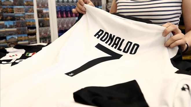 Nominación Rectángulo Golpeteo Mas de medio millón de camisetas vendidas de Cristiano Ronaldo