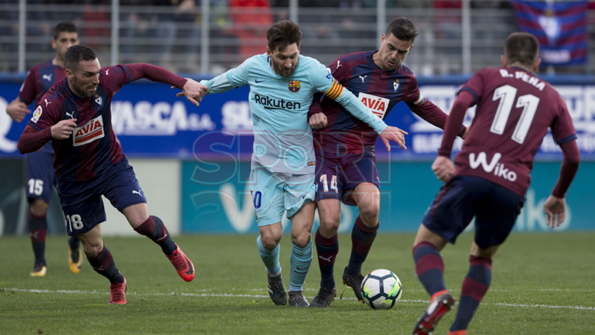صور مباراة : ايبار - برشلونة 0-2 ( 17-02-2018 )  Eibar-barcelona-1518901110127