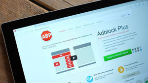 AdBlock Plus ahora tambiÃ©n bloquea el seguimiento de redes sociales