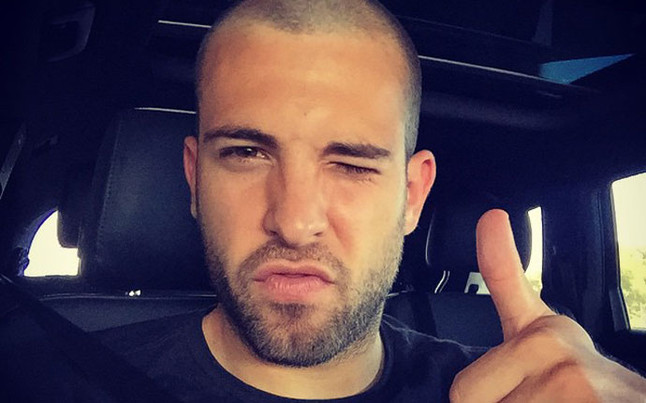 Jordi Alba buzz cut haircut pictures after Champions League win