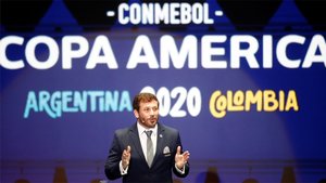 presidente-conmebol-alejandro-dominguez-sorteo-copa-america-argentina-colombia-2020-celebrado-cartagena-colombia-1575448044258.jpg