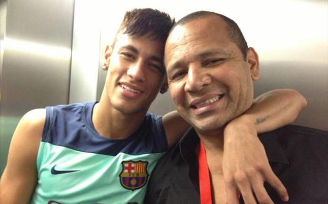 PSG : le père de Neymar fait une incroyable révélation sur le transfert de son fils