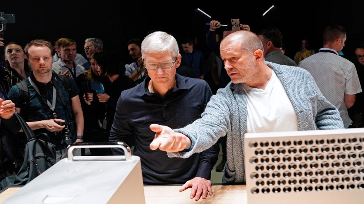Джони, я ушел Apple После 30 лет работы в компании и разработки своей продукции 1